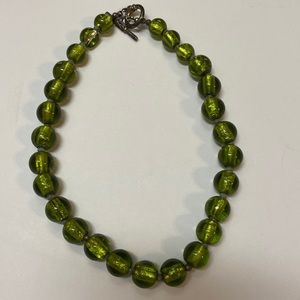 Green bead toggle necklace choker